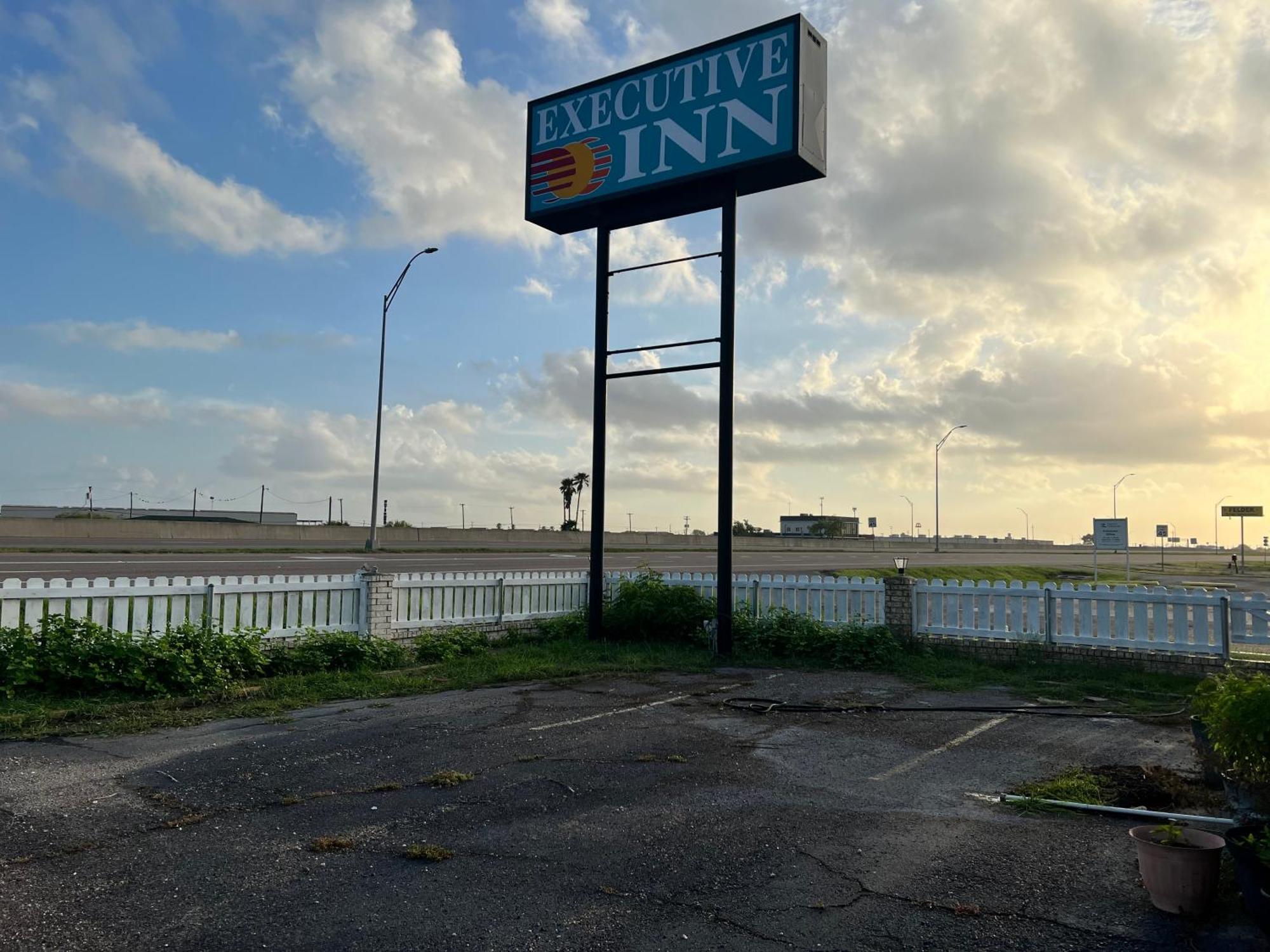 Executive Inn Robstown Exterior foto
